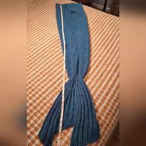 Blue Knit Mermaid Tail Blanket